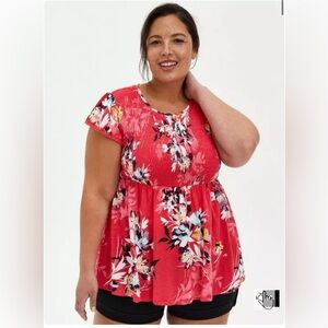 Torrid pink floral babydoll smocked crewneck top size 00/medium O37